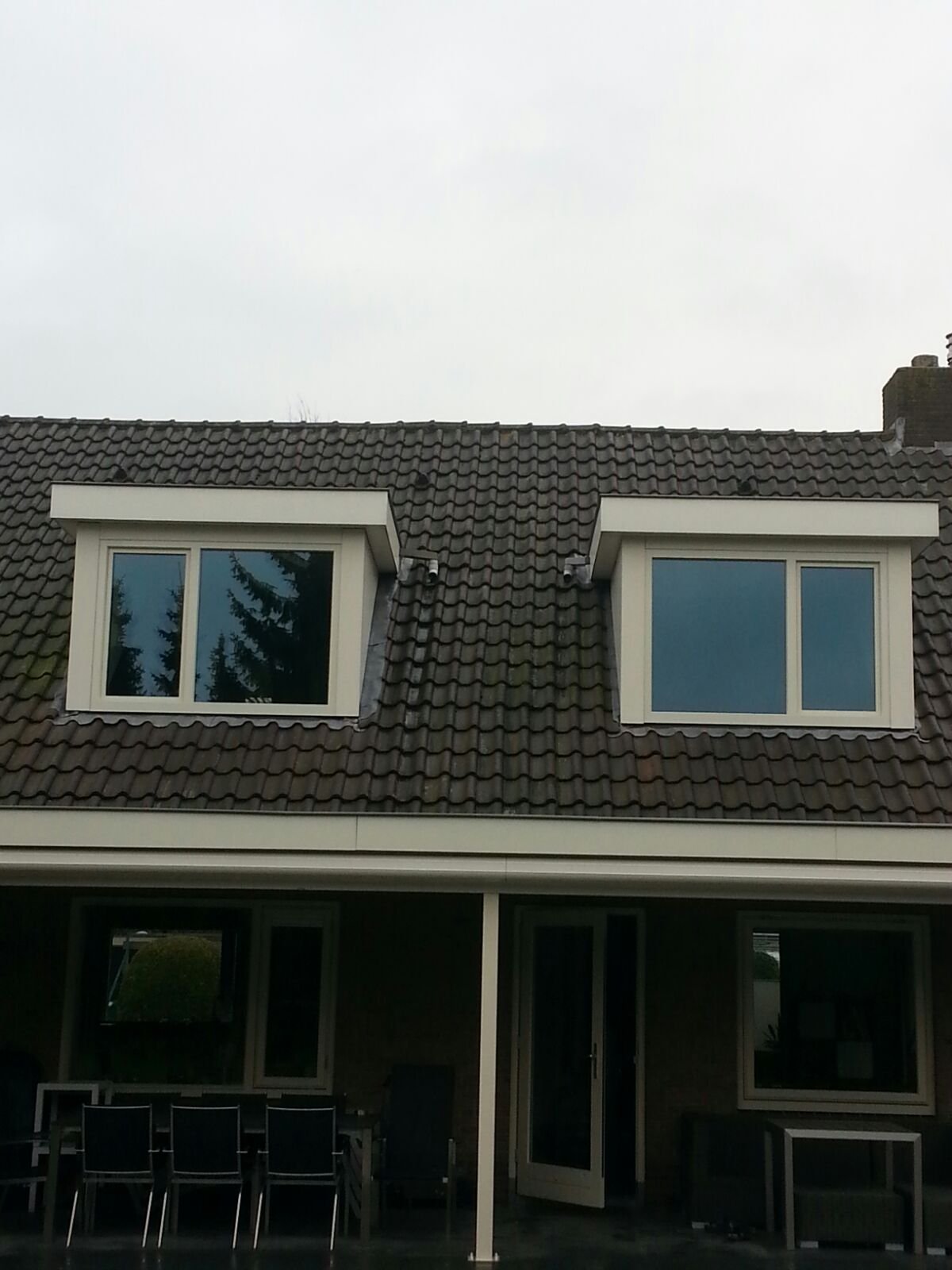 Drie dakkapellen gerenoveerd en voorzien van Knipping Elegance kozijnen te Houten.