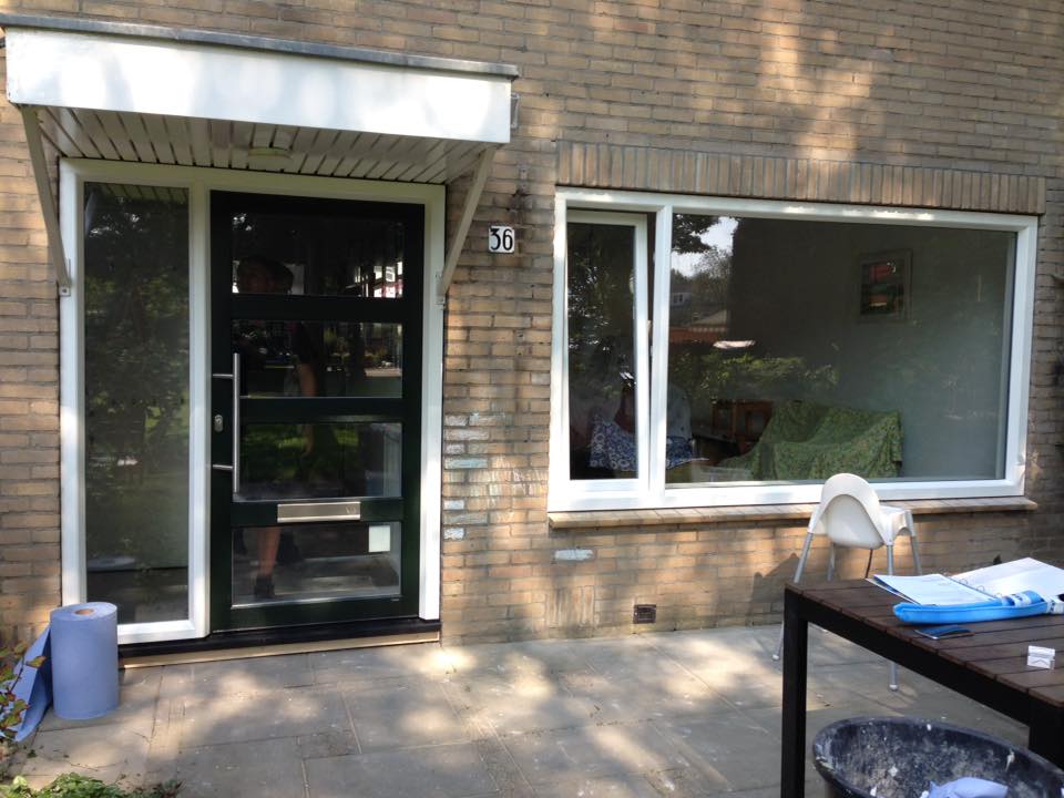 Gayko kozijnen, voordeur en een mooi zonnescherm gemonteerd te Bunnik.