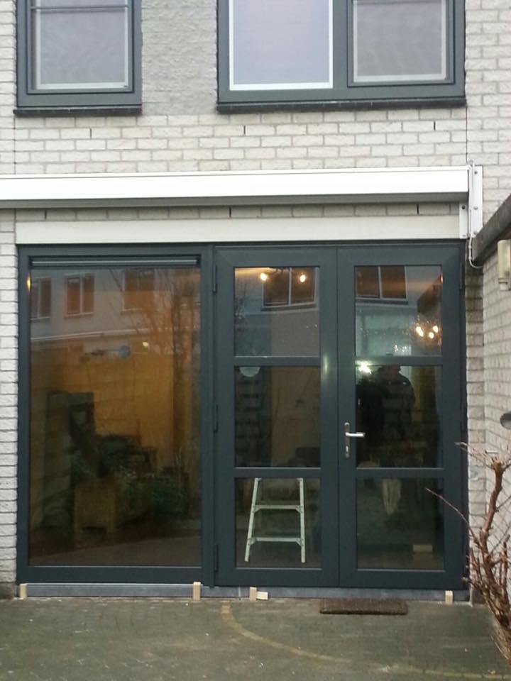 Na de eerste opdracht succesvol uitgevoerd te hebben nu openslaande deuren gemoneteerd te Utrecht.