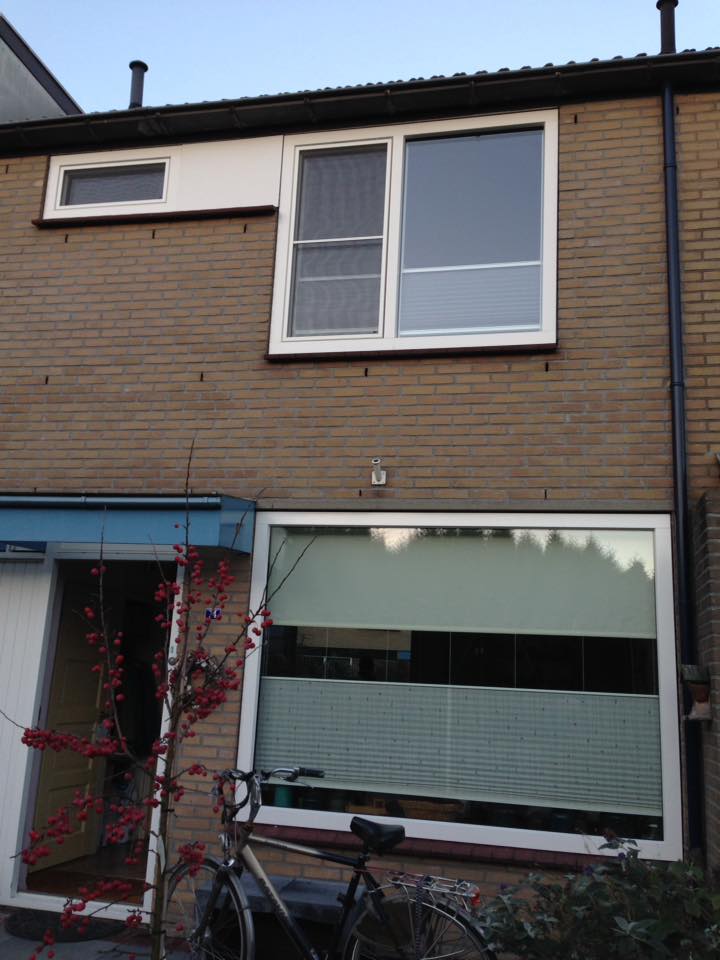 Knipping kozijnen, luxaflex inzet horren en Keje raam decoratie gemonteerd te Nieuwegein.