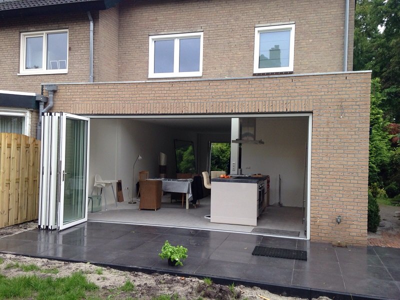 Solarlux vouwwand en kunststof kozijnen gemonteerd te Leusden.