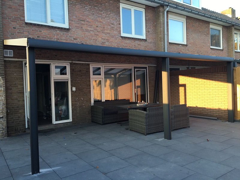 Aluminium veranda met LED spotjes gemonteerd te Nijmegen 