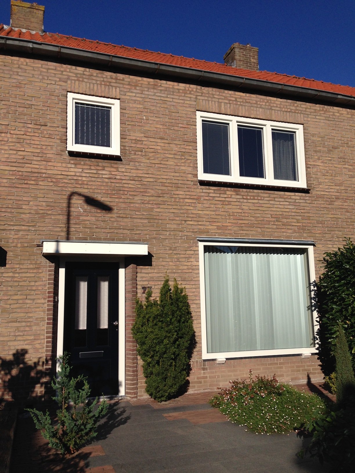 Knipping onderhoudsvrije kozijnen en voordeur gemonteerd te Odijk.